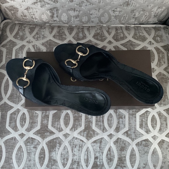 GUCCI 💯👡💋 - Picture 4 of 5